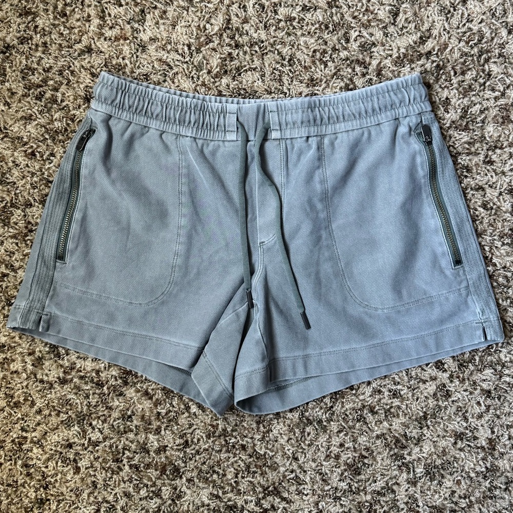 Athleta Cypress Green Farallon Shorts Size 2
